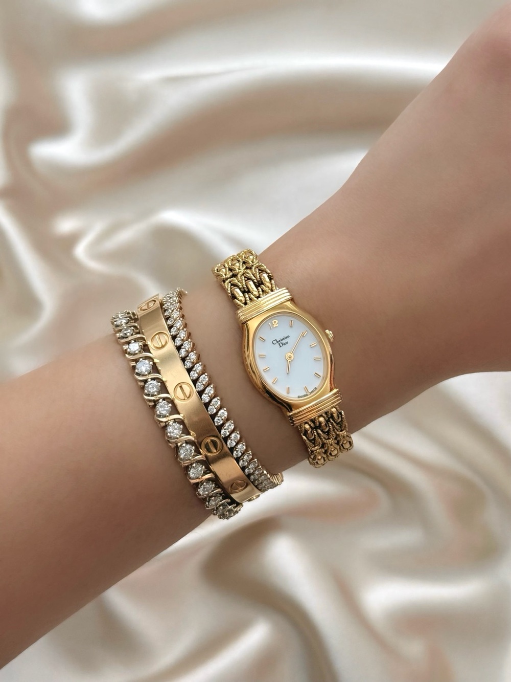 AUTHENTIC VERY RARE VINTAGE DIOR GOLD WATCH - WITH BOX - Picture 2 of 9